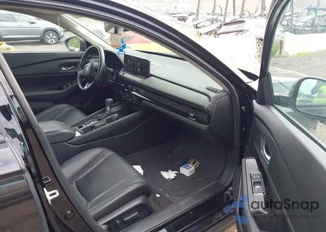 2025 Honda Accord Hybrid Touring z USA, uszkodzony, nr VIN 1HGCY2F89SA003119